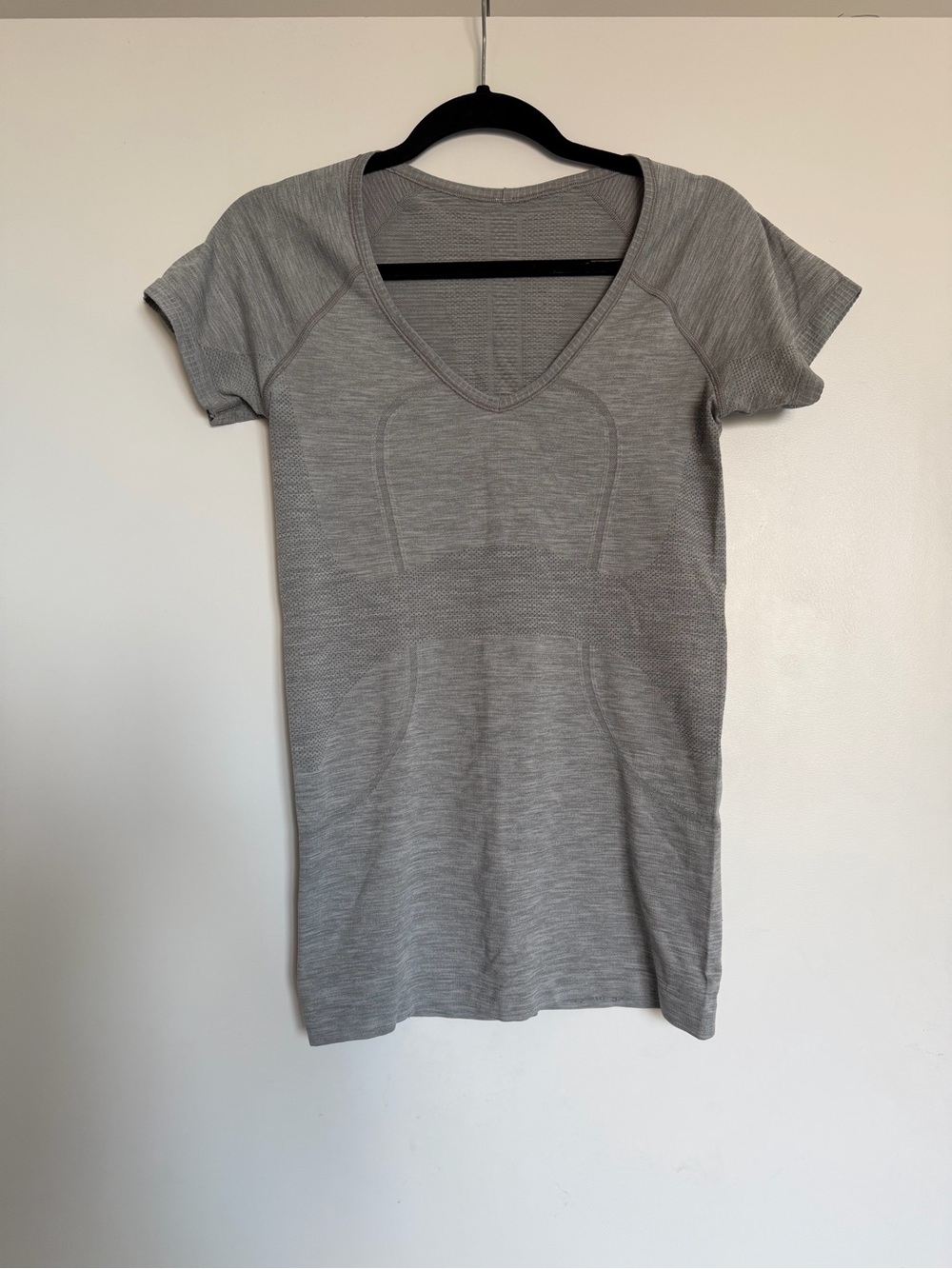 lululemon athletica Swiftly Tech V-Neck Seamless Top - Light Gray